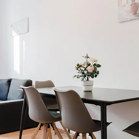 Feworld Living - Center